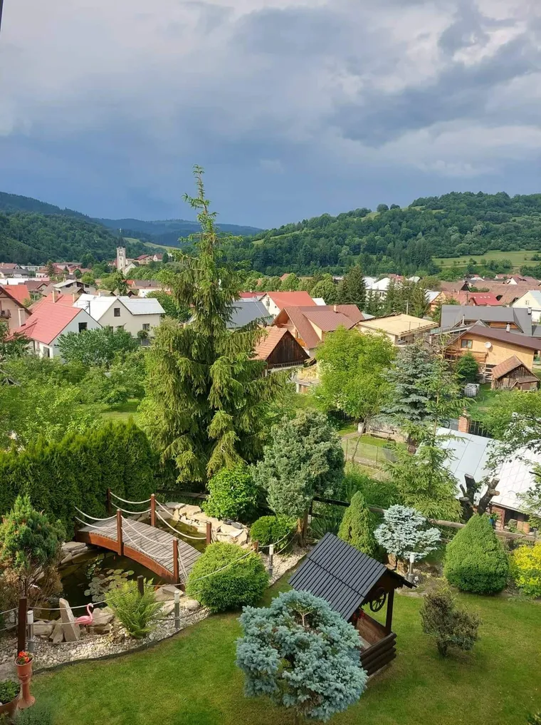 Výhľad zo záhrady na Terchovú